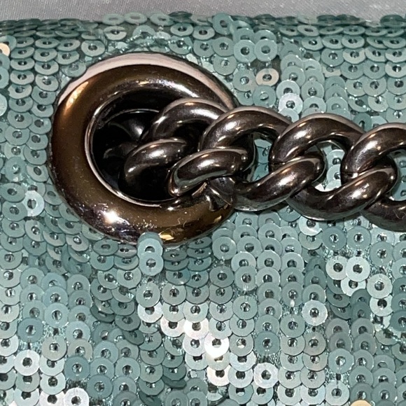 Preloved Gucci marmot green sequins excellent condition comes with dust bag - Picture 6 of 12